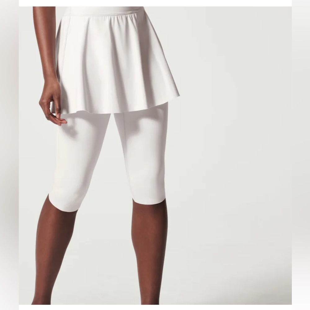 Spanx Booty Boost Active Skirt Around Knee Leggings NWT